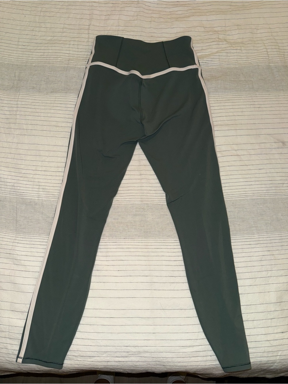 Vuori Leggings - Picture 2 of 2